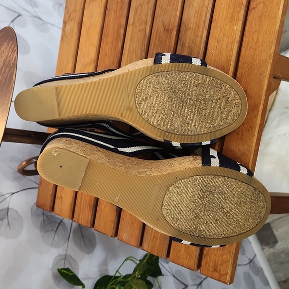 Lucky Brand Miller Wedge Sandals - Picture 12 of 12